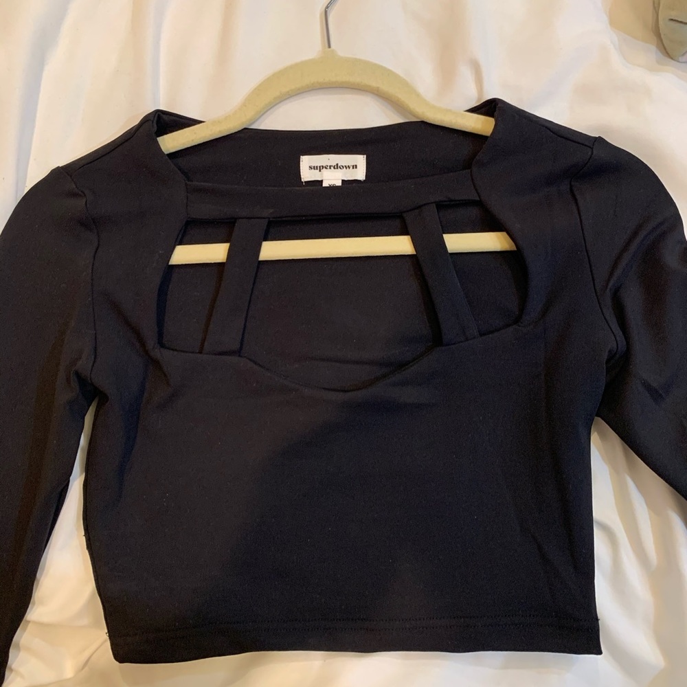 Black long sleeve crop top
